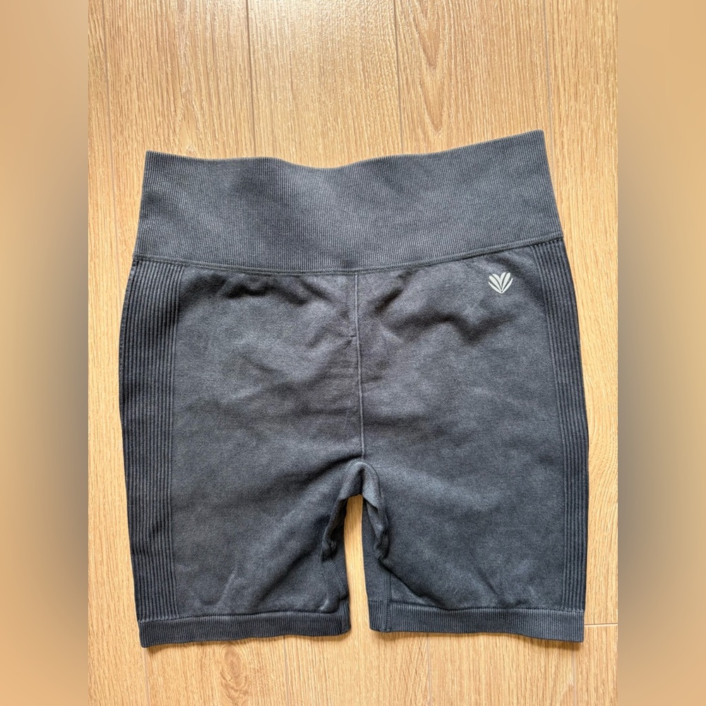 5/$25 - FOREVER 21 Biker Shorts - Dark Gray (like new)